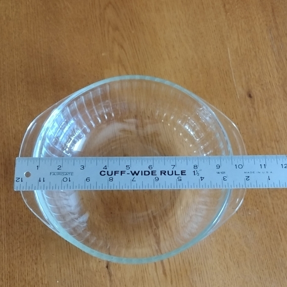 Pyrex 2 Qt Ribbed Clear Casserole with Matching Lid Light Green Tint #024-S - Picture 4 of 7